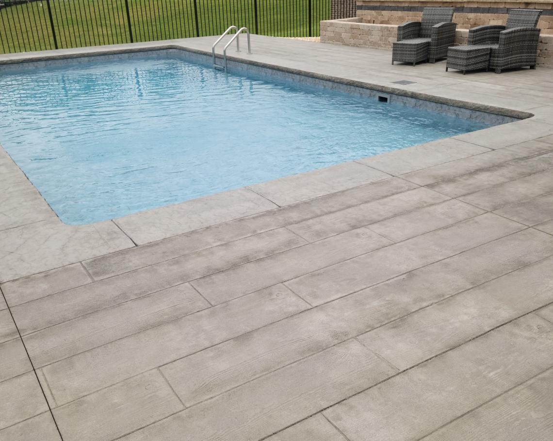 Vinyl over steel steps